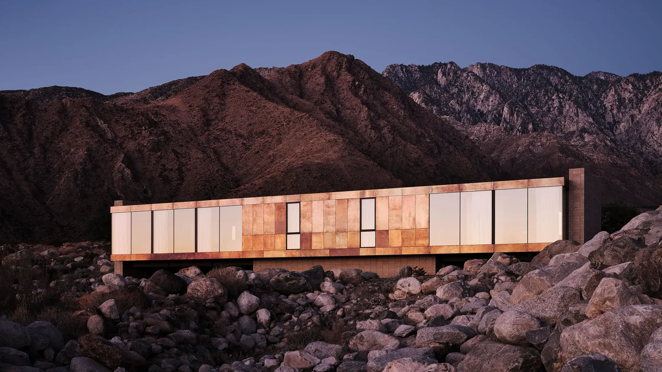 Inside a Strikingly Modern Palm Spring Weekend Home by Woods + Dangaran — Architectural Digest