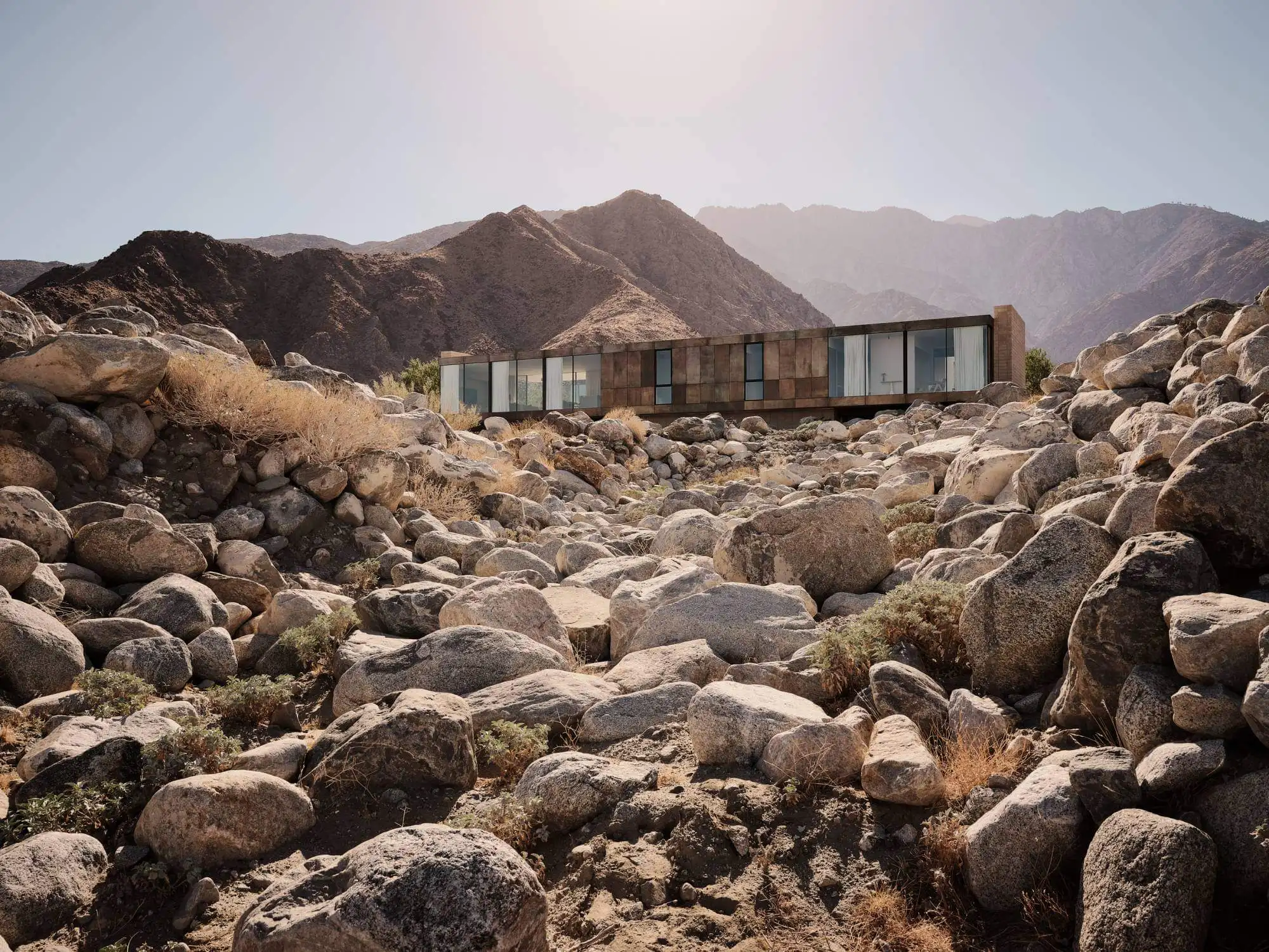 Geometric Palm Springs residence by Woods + Dangaran celebrates desert modernism — Designboom